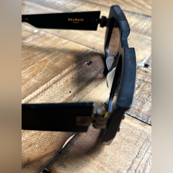 Balmain Paris Eyewear
BVI cat-eye frame sunglasses main image 14